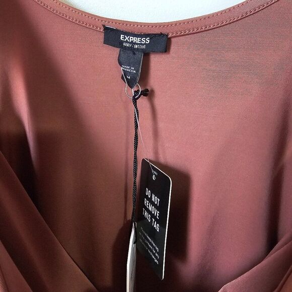 NWT EXPRESS SCOOP NECK BODY CONTOUR SCOOPNECK BODYSUIT TANK SIZE M - Picture 10 of 13